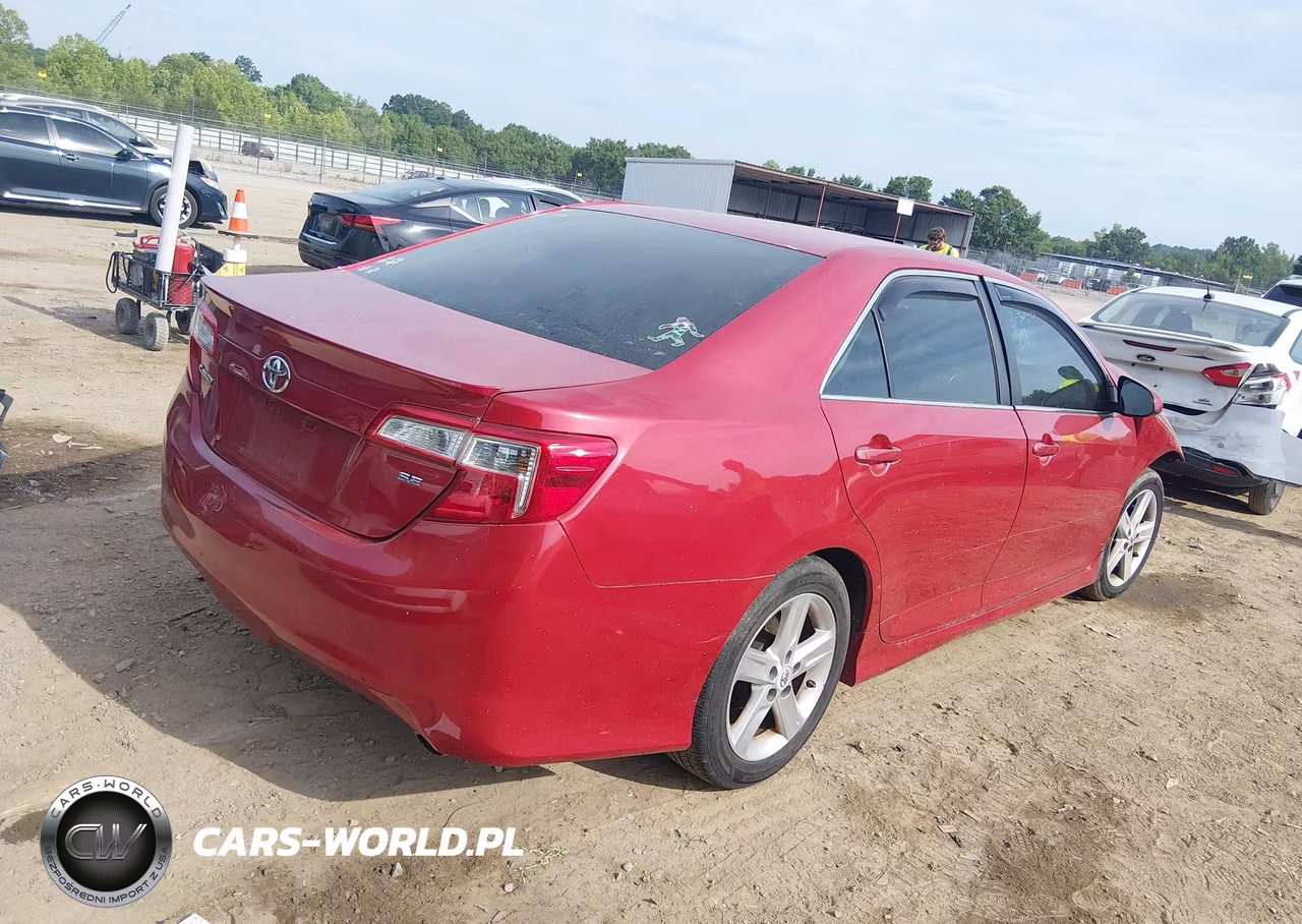 2013 Toyota Camry Se VIN:4T1BF1FK1DU652965 - 4
