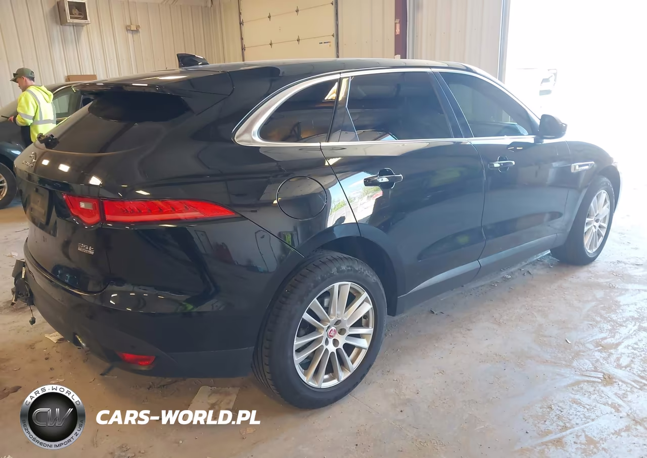 2018 Jaguar F-Pace 35T Prestige VIN:SADCK2EV6JA271183 - 4