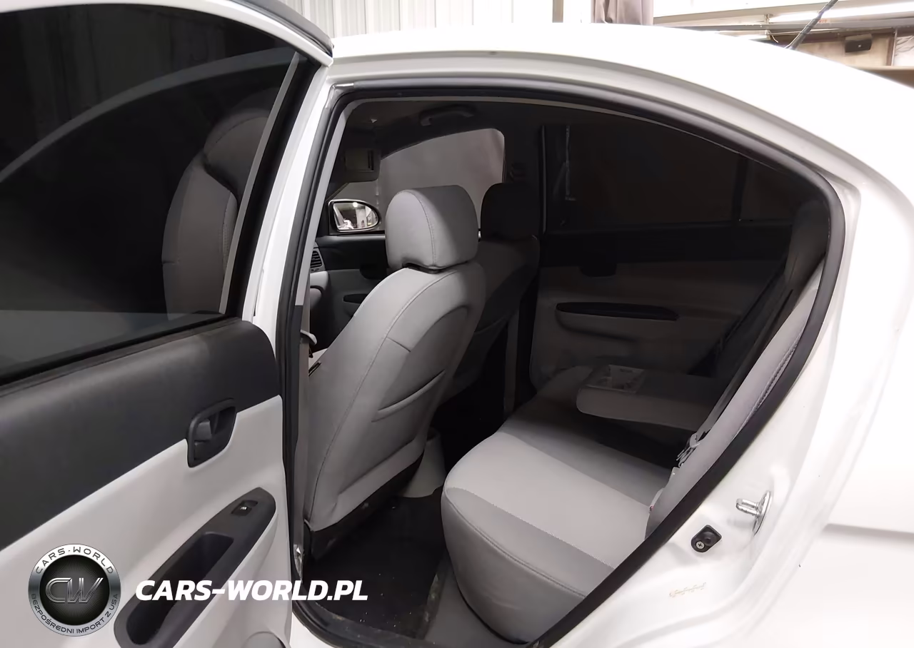 2008 Hyundai Accent Gls VIN:KMHCN46C68U231458 - 8
