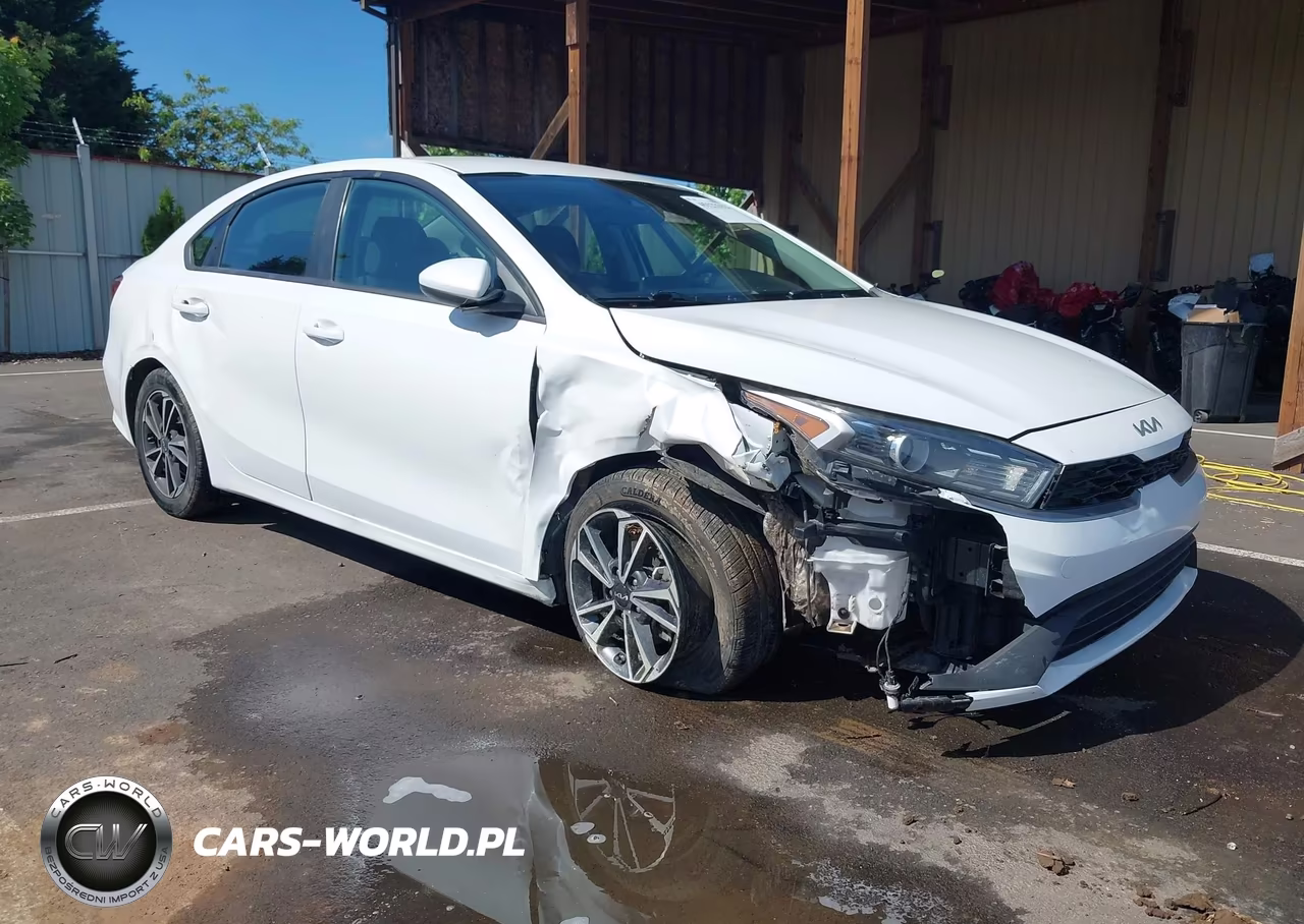 2022 Kia Forte Lxs – zdjęcie 1 z 17
