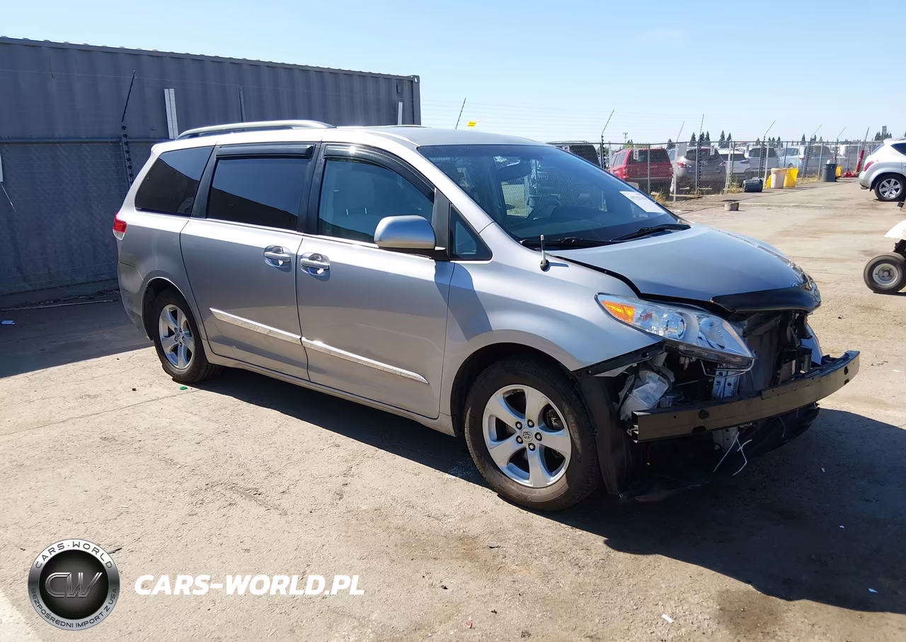 2012 Toyota Sienna Le V6 8 Passenger – zdjęcie 1 z 17