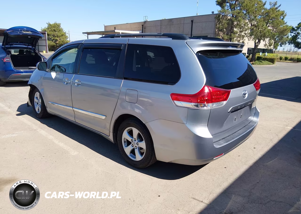 2012 Toyota Sienna Le V6 8 Passenger VIN:5TDKK3DC9CS258172 - 3