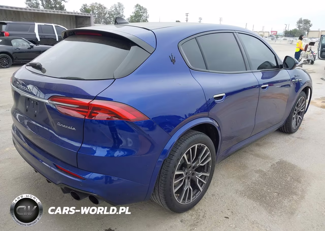 2023 Maserati Grecale Modena VIN:ZN682AVM5P7438575 - 4
