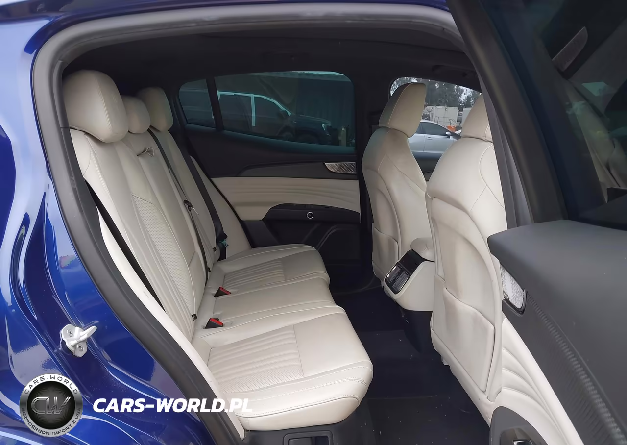 2023 Maserati Grecale Modena VIN:ZN682AVM5P7438575 - 8