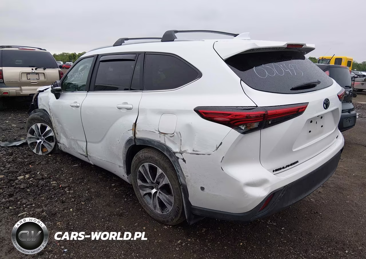 2023 Toyota Highlander Xle VIN:5TDKDRAH7PS000493 - 3
