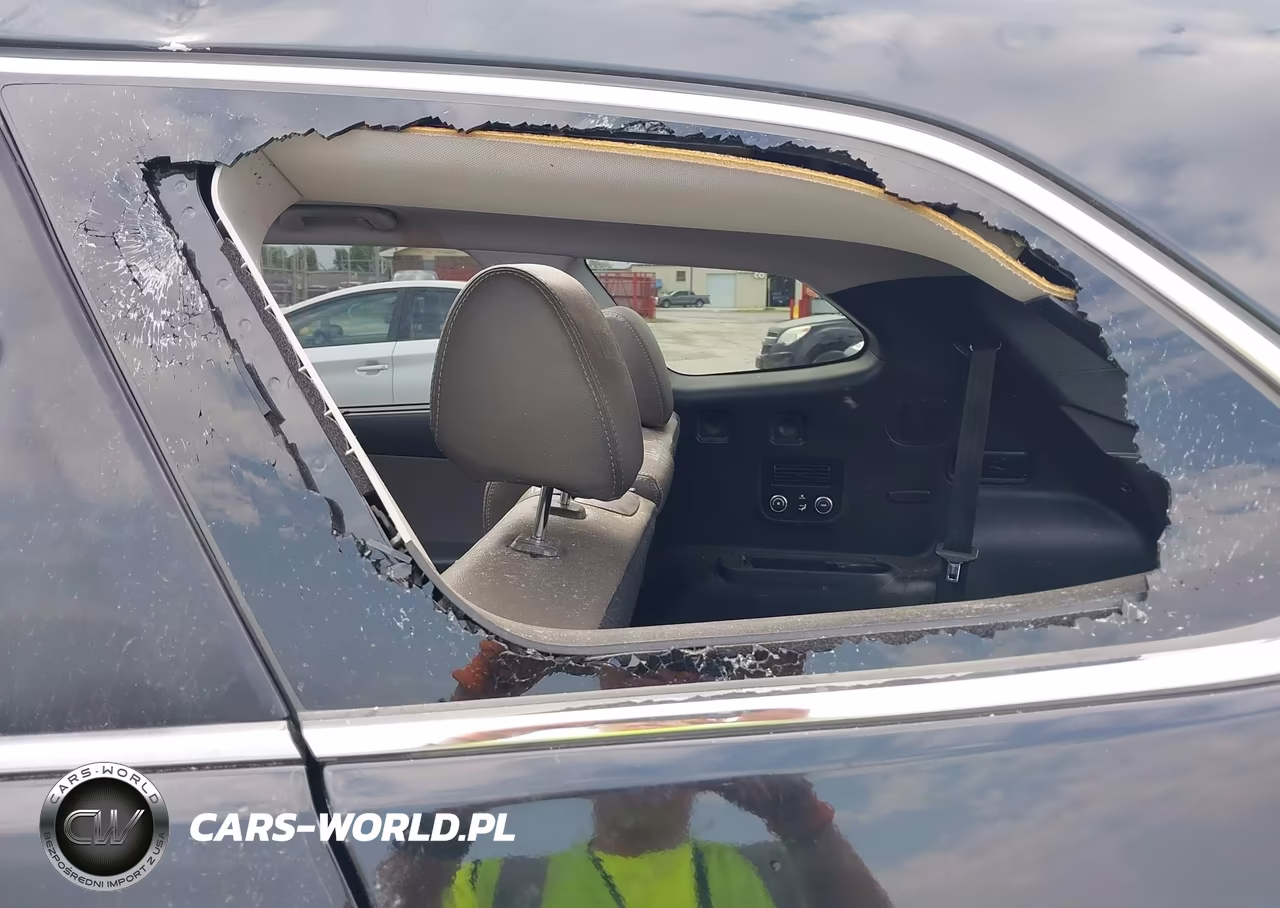 2017 Hyundai Santa Fe Se Ultimate VIN:KM8SRDHF5HU213167 - 17