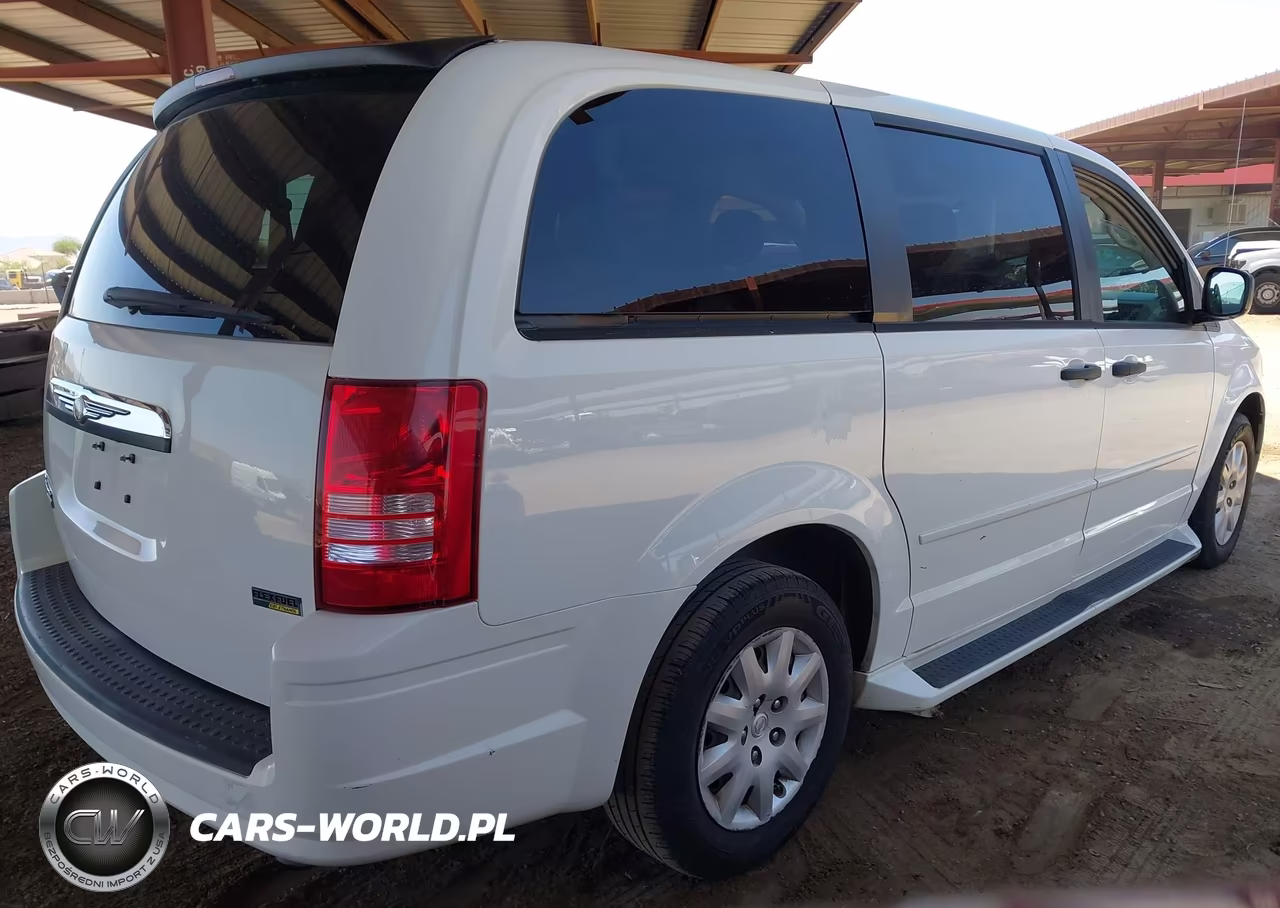 2008 Chrysler Town & Country Lx VIN:2A8HR44HX8R618811 - 4