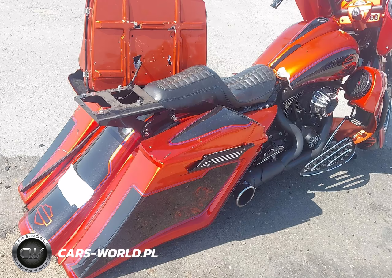 2013 Harley-Davidson Fltrx Road Glide Custom VIN:1HD1KHM19DB657694 - 4