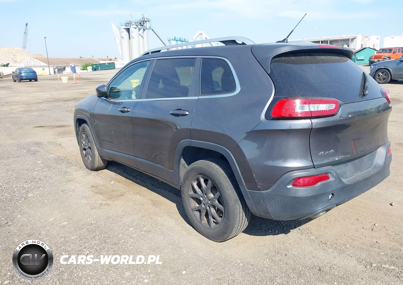 2014 Jeep Cherokee Latitude VIN:1C4PJMCS8EW137918 - 3