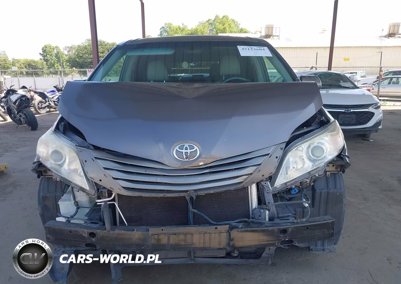 2013 Toyota Sienna Xle V6 8 Passenger VIN:5TDYK3DC7DS321023 - 12