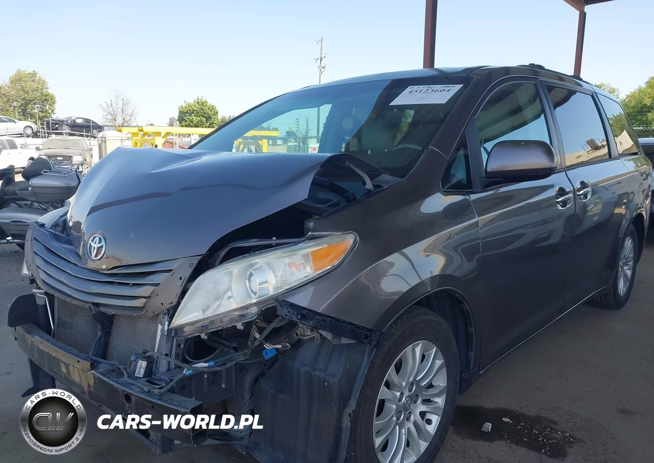 2013 Toyota Sienna Xle V6 8 Passenger VIN:5TDYK3DC7DS321023 - 2