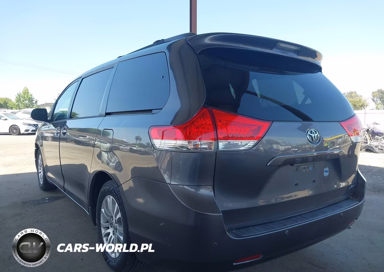 2013 Toyota Sienna Xle V6 8 Passenger VIN:5TDYK3DC7DS321023 - 3