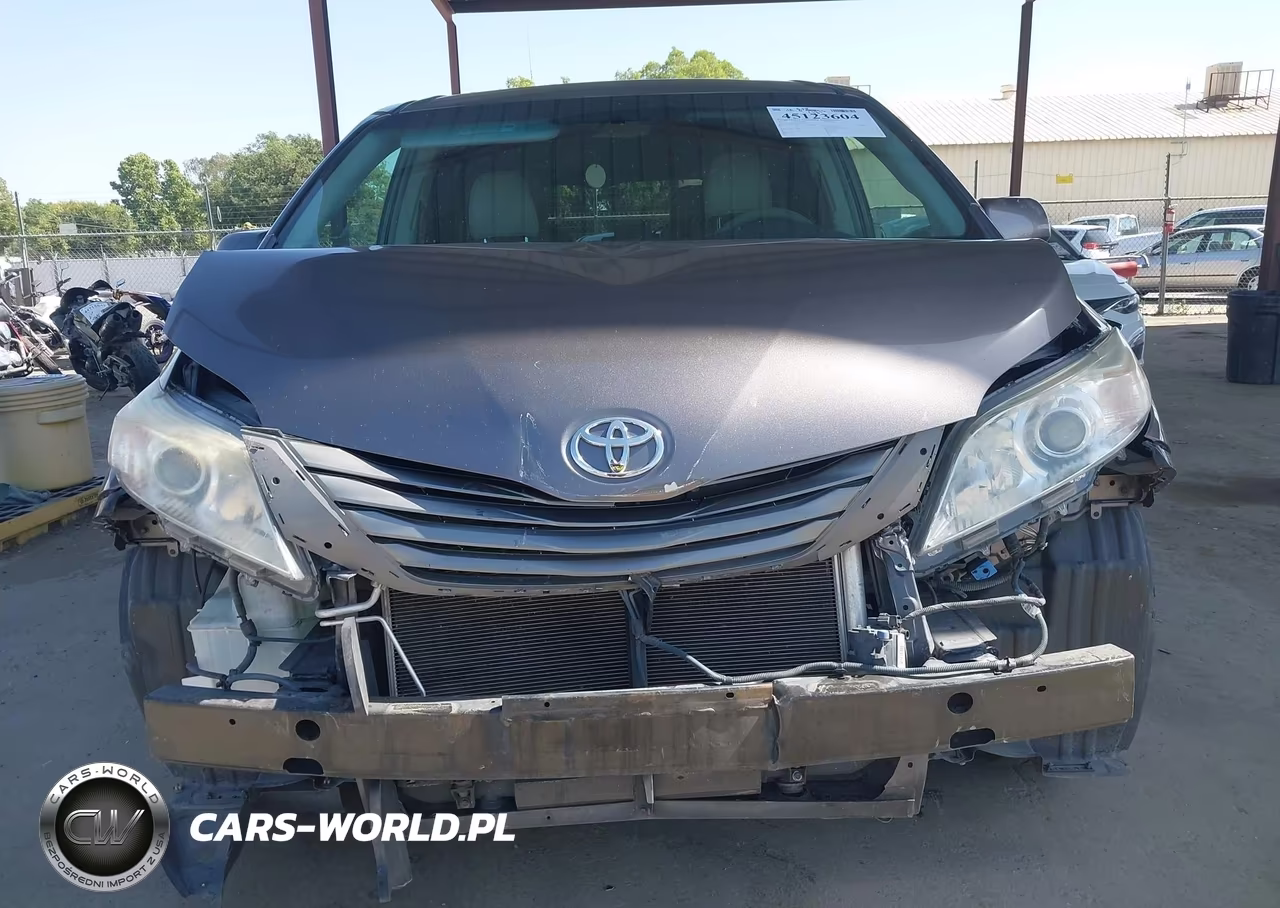 2013 Toyota Sienna Xle V6 8 Passenger VIN:5TDYK3DC7DS321023 - 6