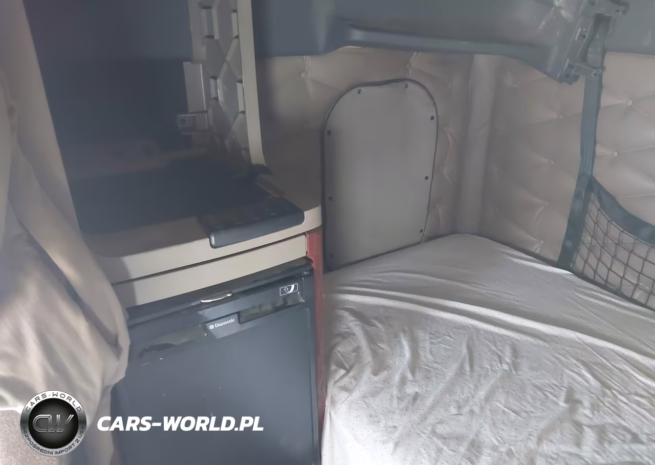 2016 Freightliner Cascadia 125 VIN:1FUJGLD66GLHE0412 - 14