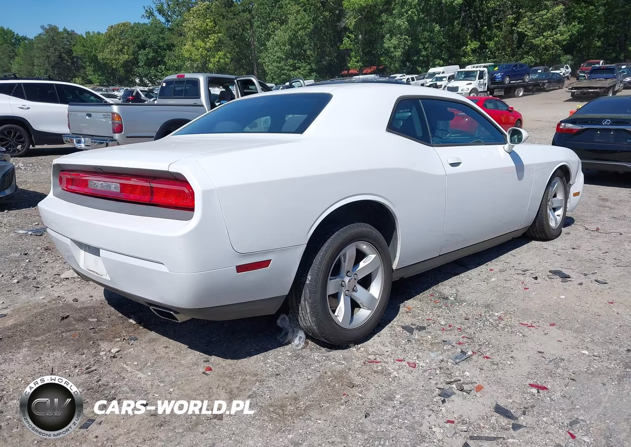 2014 Dodge Challenger Sxt VIN:2C3CDYAG4EH136635 - 4