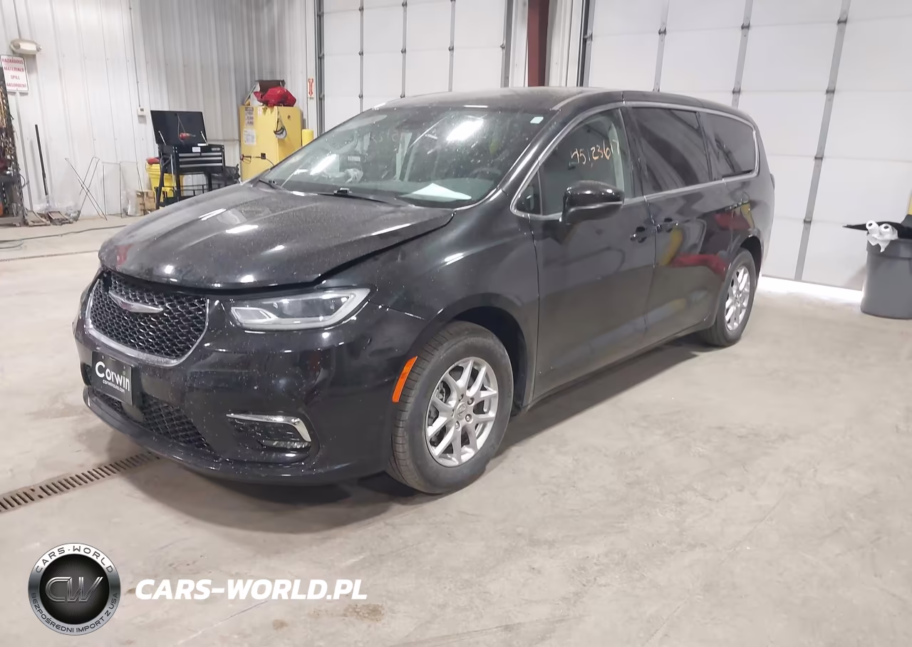 2023 Chrysler Pacifica Touring L VIN:2C4RC1BG4PR596793 - 2