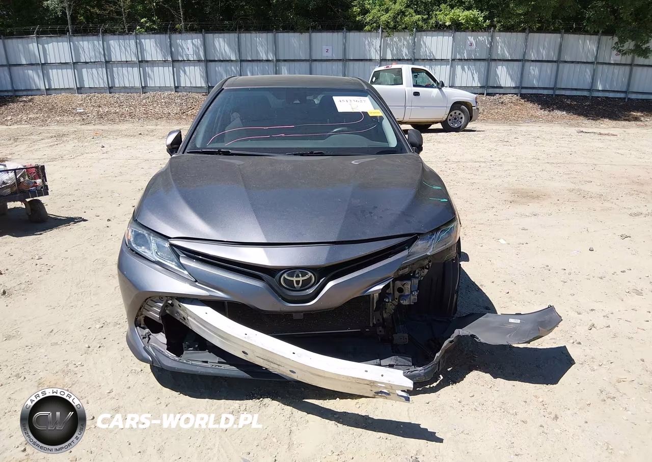 2020 Toyota Camry Le VIN:4T1C11AK4LU884985 - 13