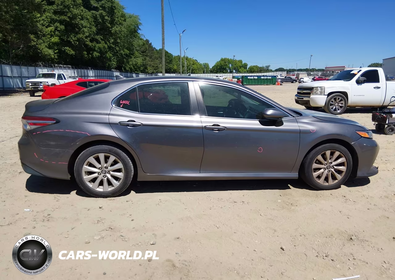 2020 Toyota Camry Le VIN:4T1C11AK4LU884985 - 14