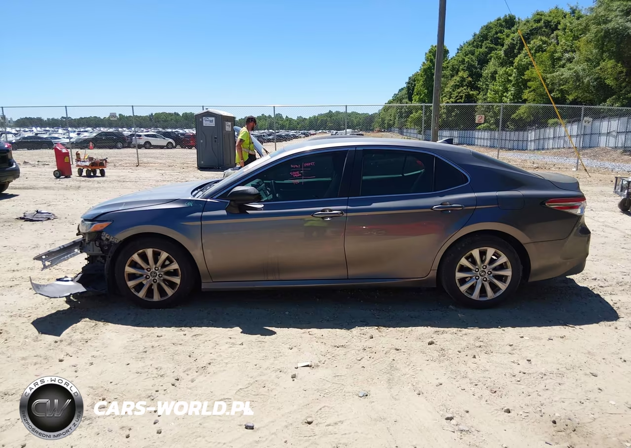2020 Toyota Camry Le VIN:4T1C11AK4LU884985 - 15