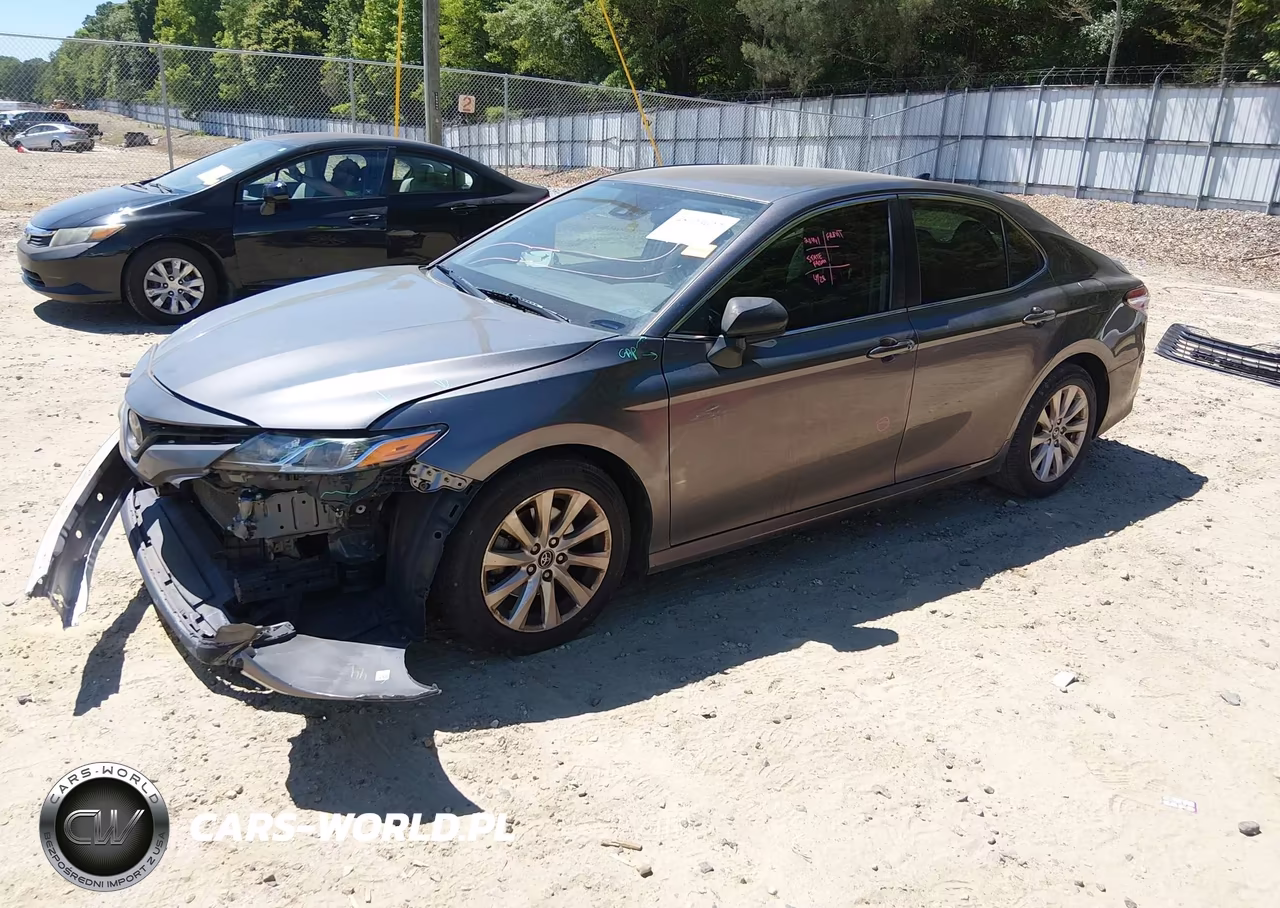 2020 Toyota Camry Le VIN:4T1C11AK4LU884985 - 2