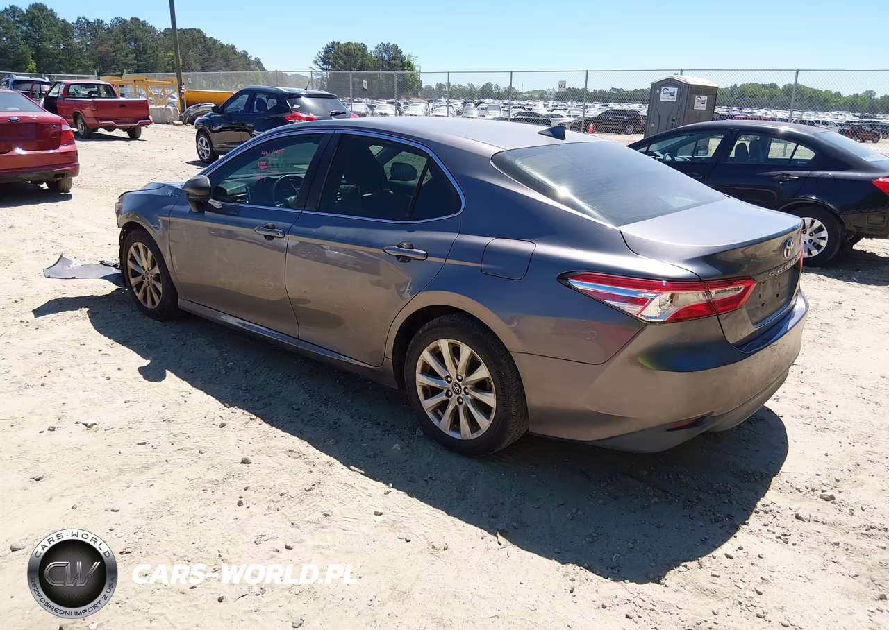 2020 Toyota Camry Le VIN:4T1C11AK4LU884985 - 3