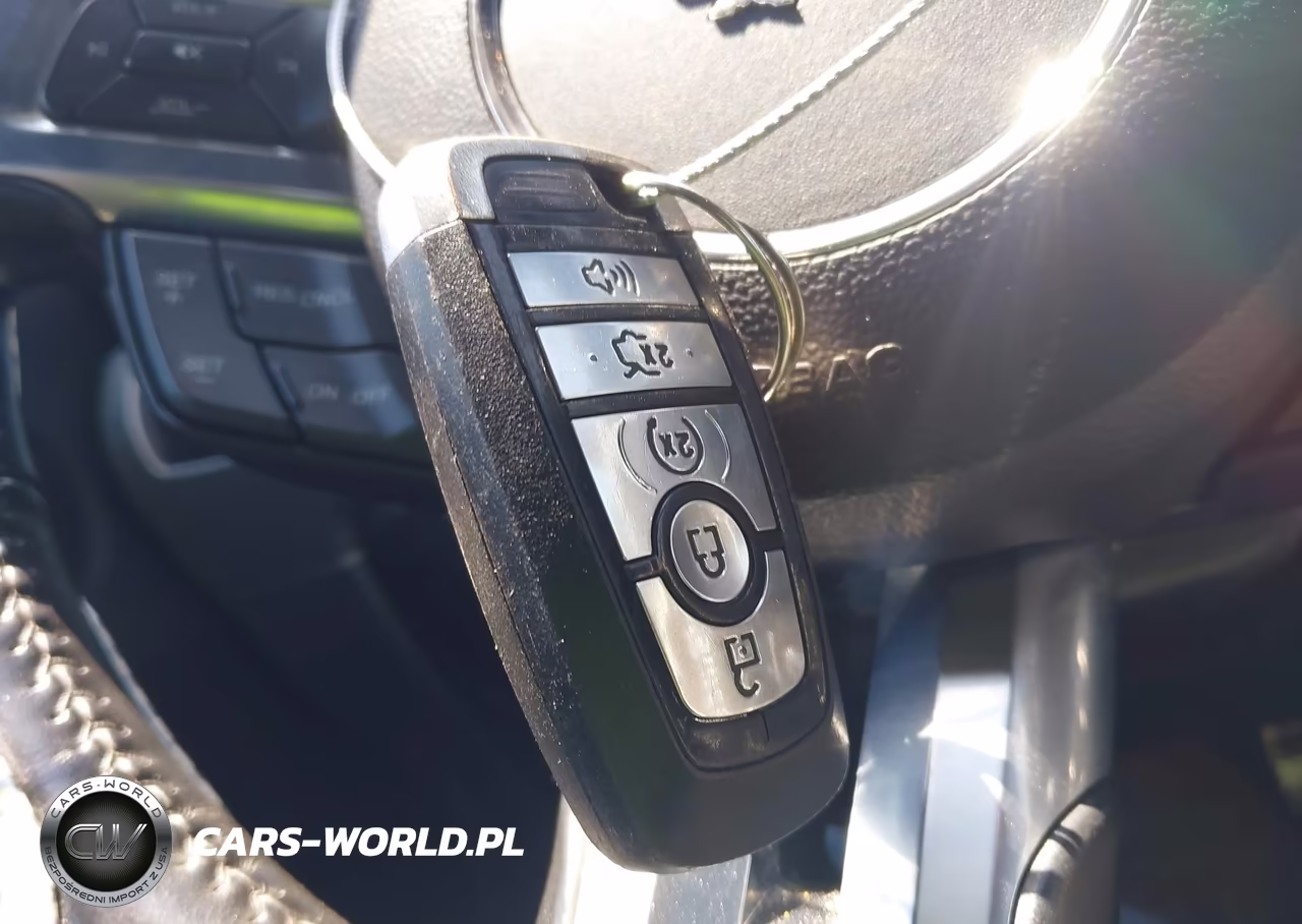 2021 Ford Mustang Ecoboost Premium VIN:1FATP8UH4M5124312 - 11