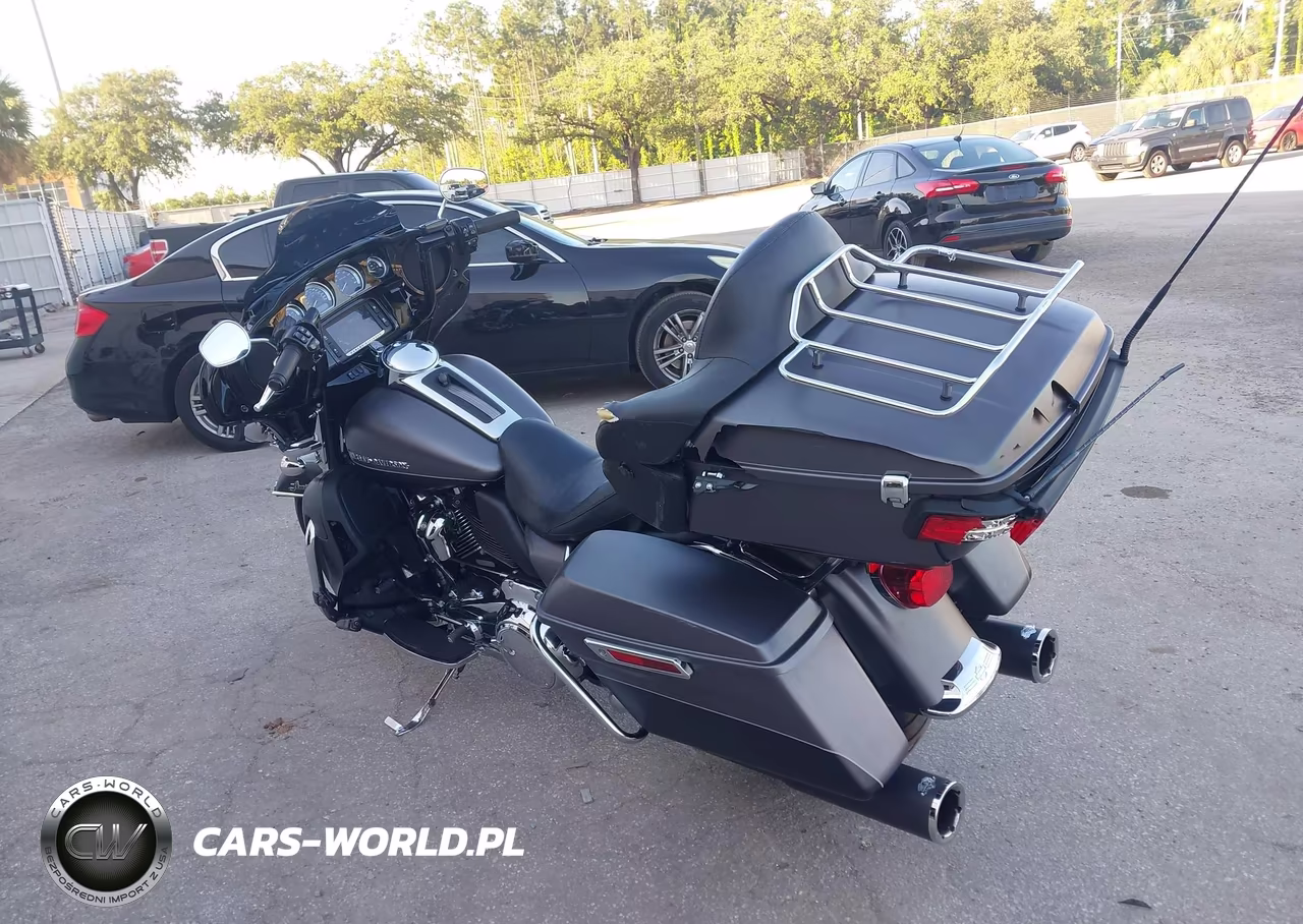2017 Harley-Davidson Flhtk Ultra Limited VIN:1HD1KED18HB663376 - 3