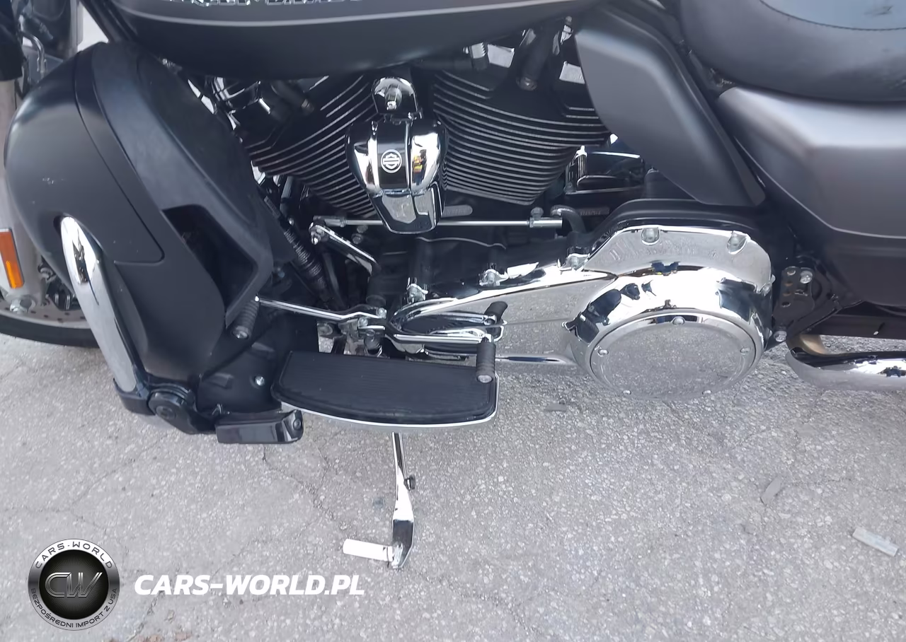 2017 Harley-Davidson Flhtk Ultra Limited VIN:1HD1KED18HB663376 - 9