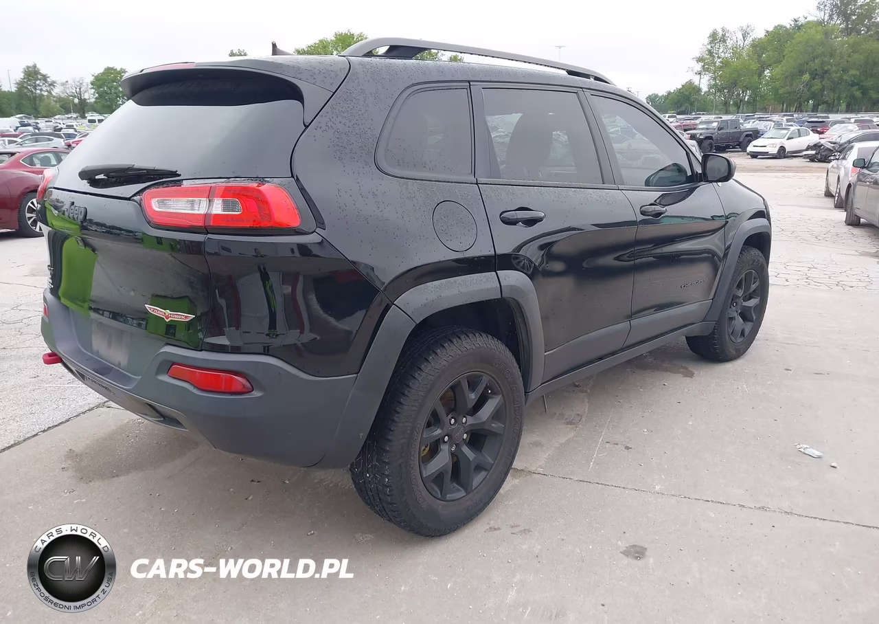 2017 Jeep Cherokee Trailhawk 4X4 VIN:1C4PJMBB3HW588373 - 4