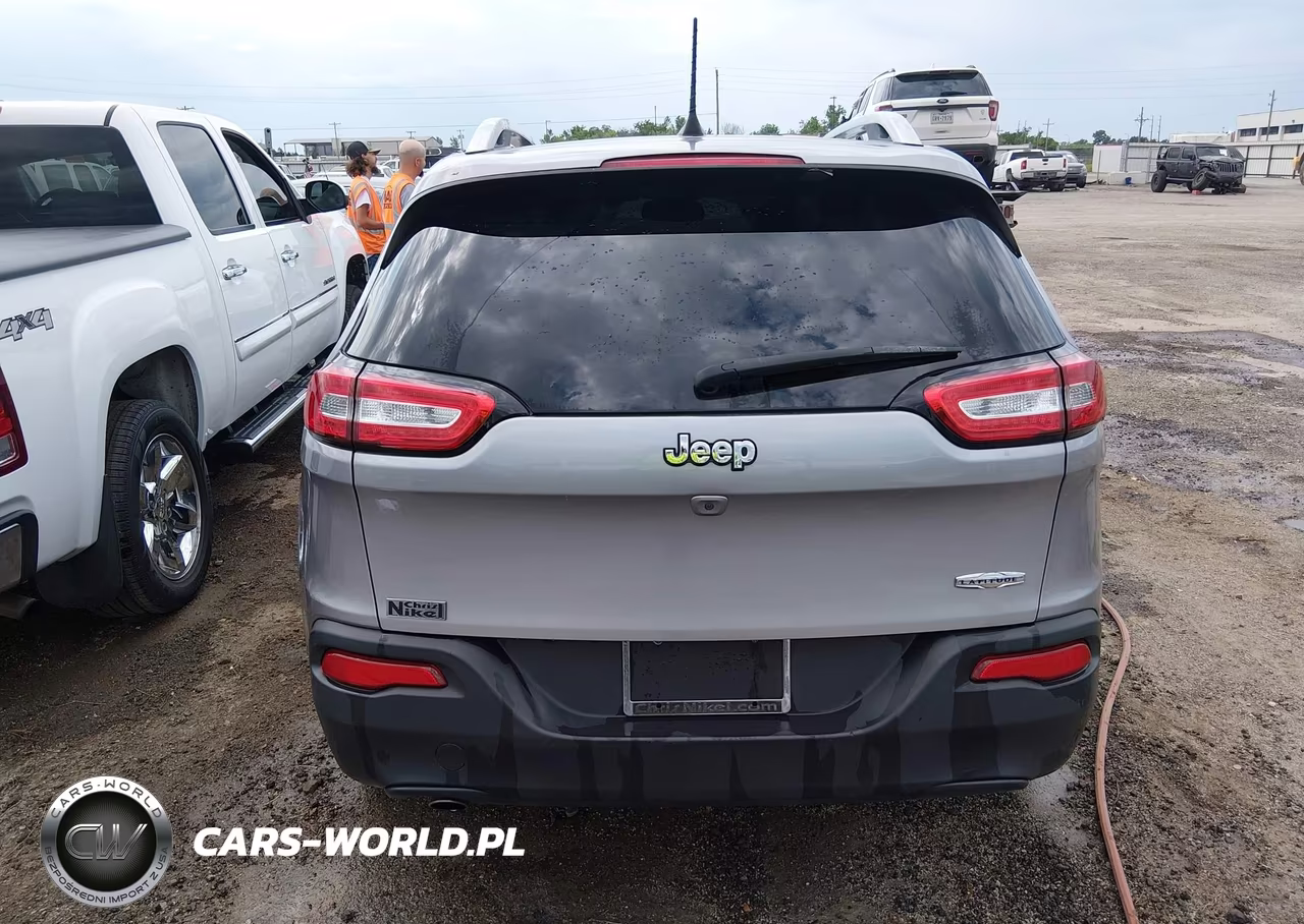 2018 Jeep Cherokee Latitude Plus Fwd VIN:1C4PJLLB1JD503802 - 16