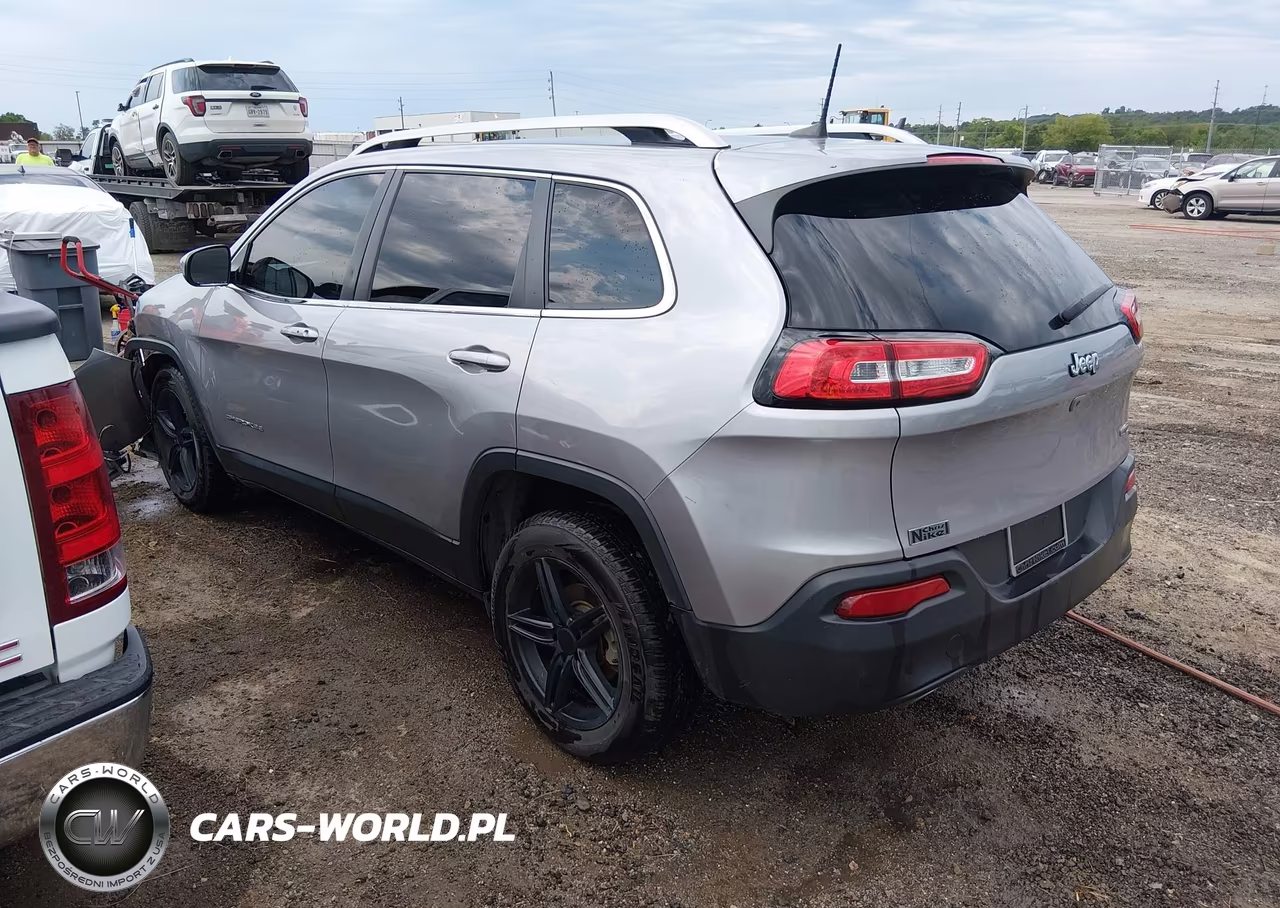 2018 Jeep Cherokee Latitude Plus Fwd VIN:1C4PJLLB1JD503802 - 3
