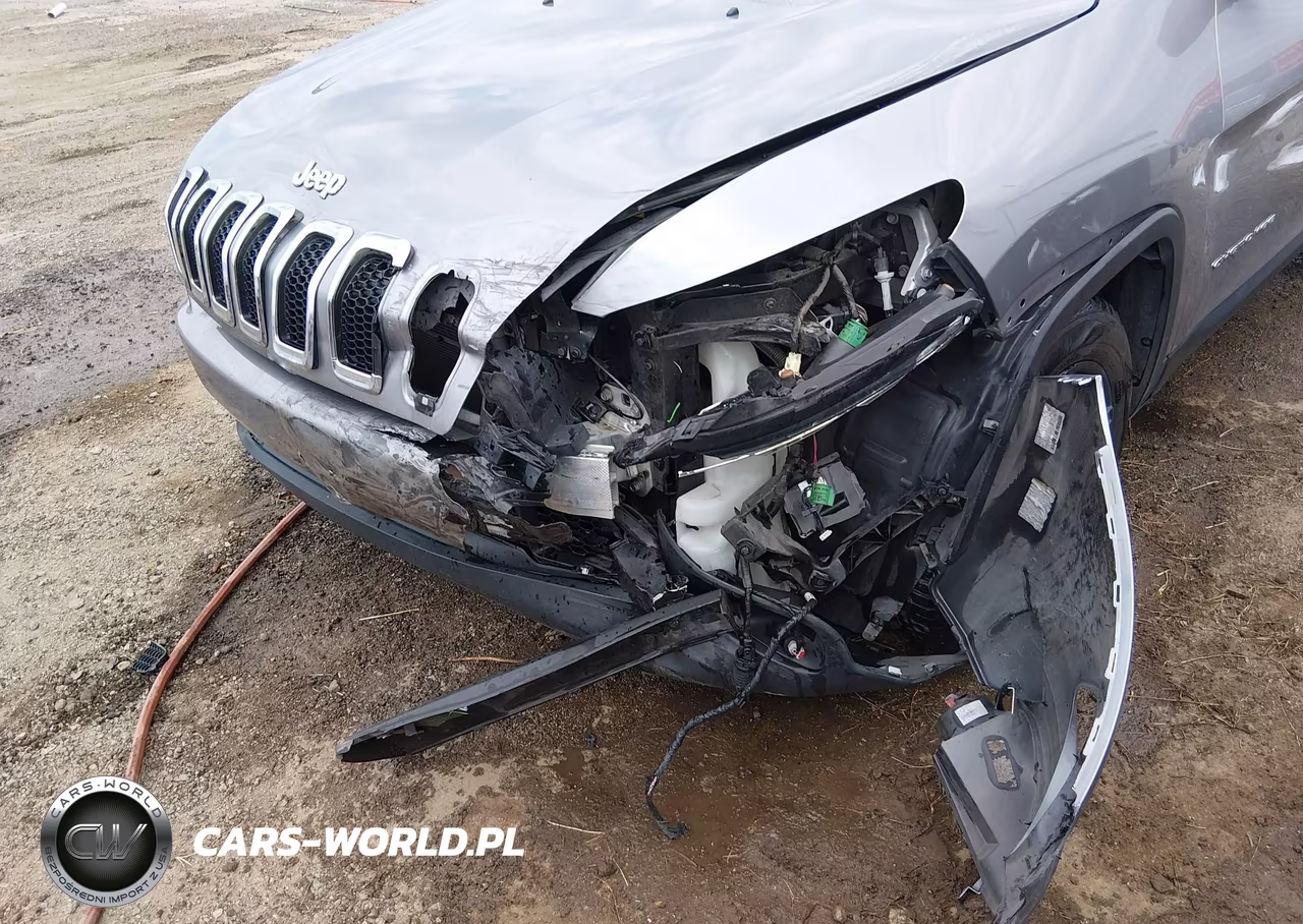 2018 Jeep Cherokee Latitude Plus Fwd VIN:1C4PJLLB1JD503802 - 6