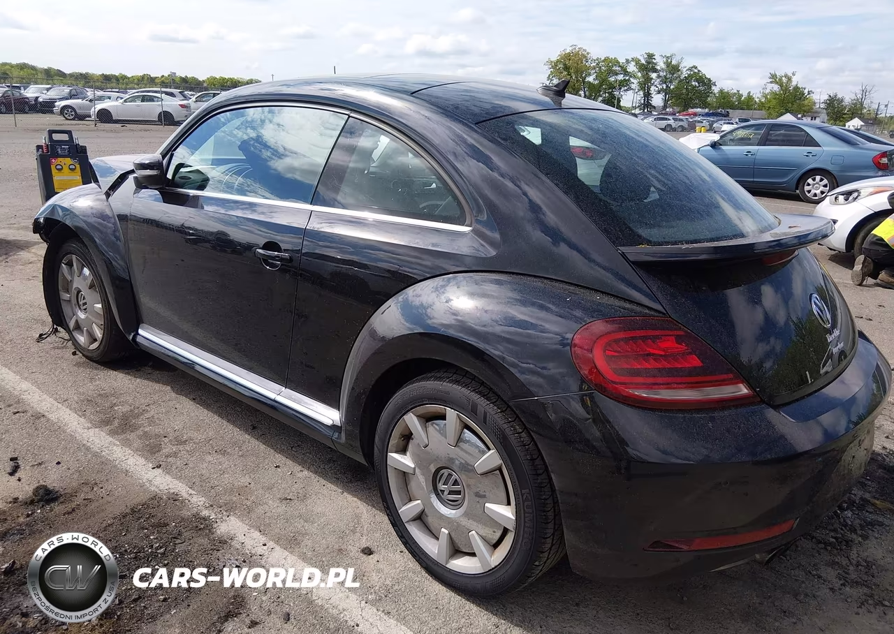 2018 Volkswagen Beetle 2.0T Se VIN:3VWJD7AT3JM714176 - 3