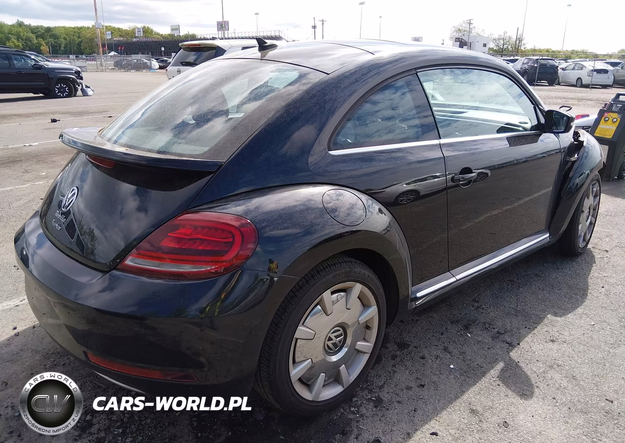 2018 Volkswagen Beetle 2.0T Se VIN:3VWJD7AT3JM714176 - 4