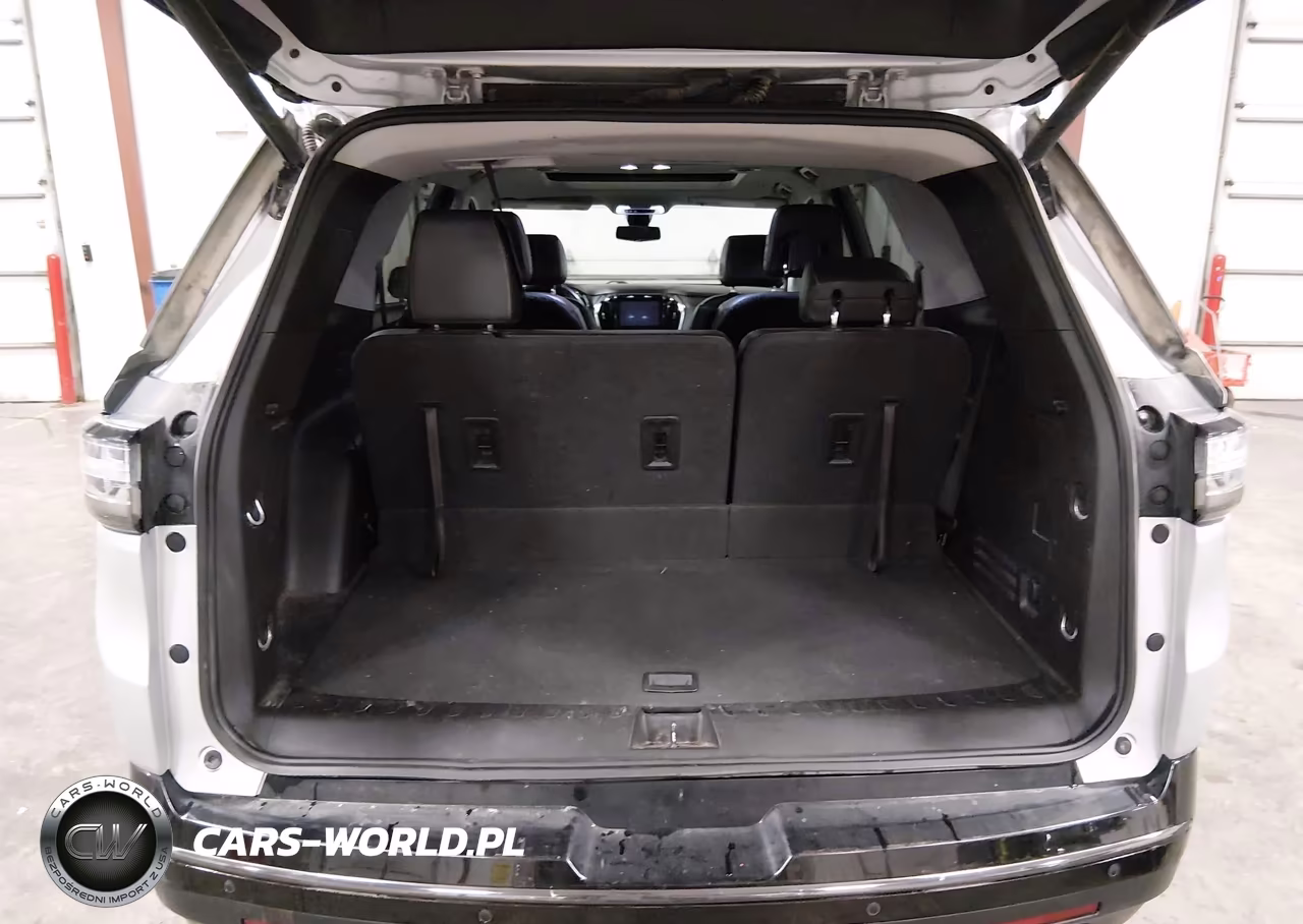 2018 Chevrolet Traverse Premier VIN:1GNEVJKW7JJ118869 - 17