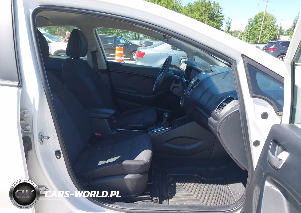 2017 Kia Forte Lx VIN:3KPFL4A73HE114761 - 5