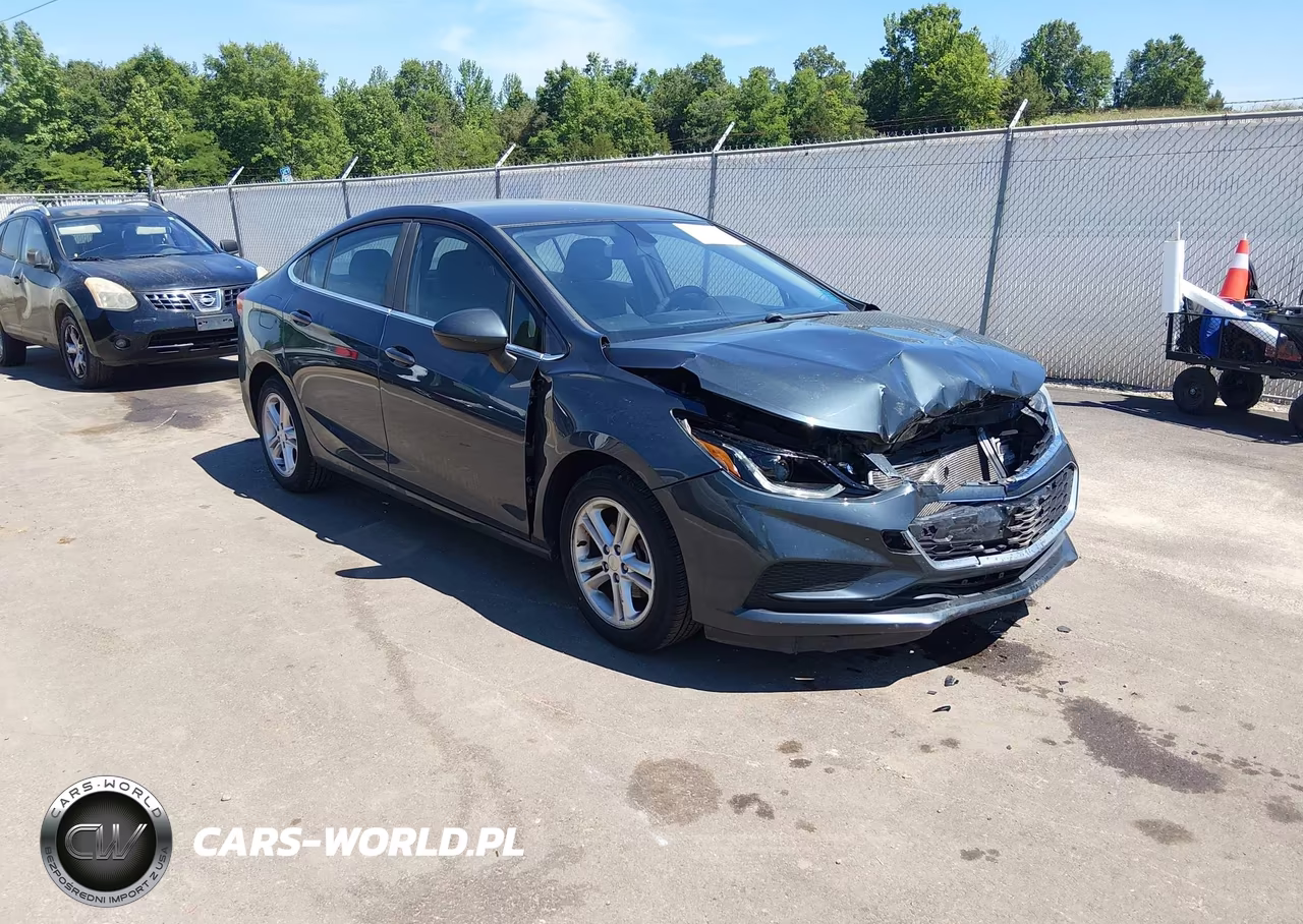 2017 Chevrolet Cruze Lt Auto – zdjęcie 1 z 17