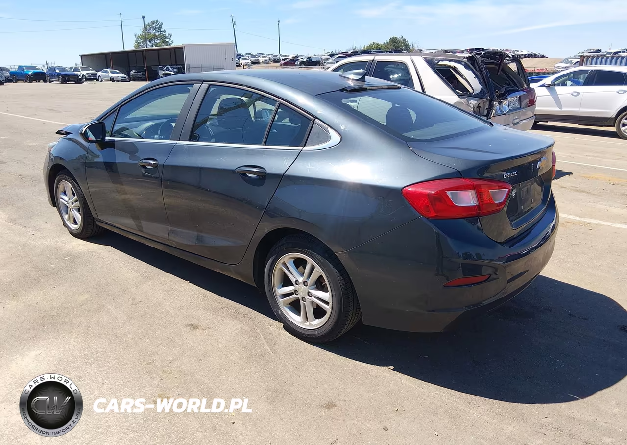 2017 Chevrolet Cruze Lt Auto VIN:1G1BE5SM8H7233028 - 3