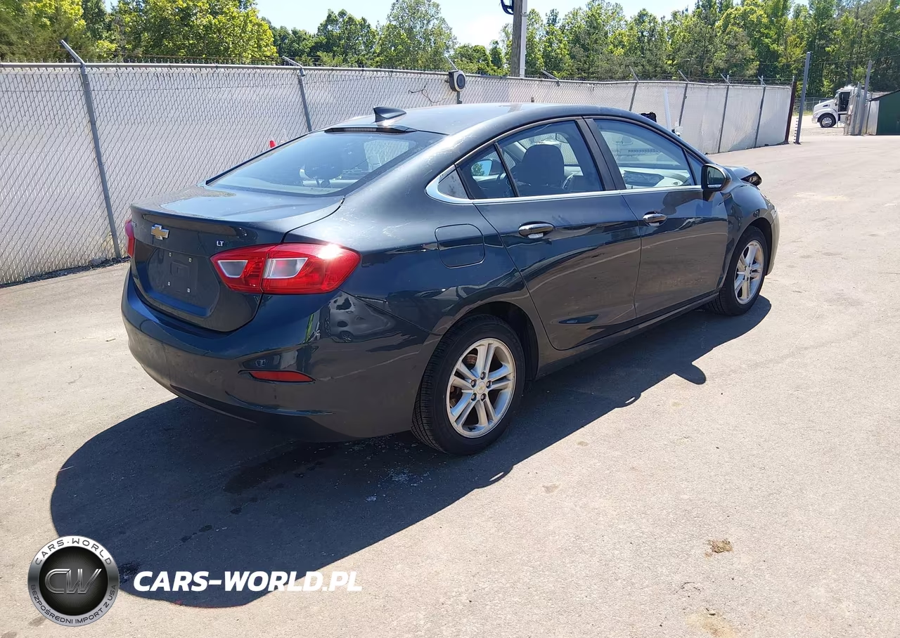 2017 Chevrolet Cruze Lt Auto VIN:1G1BE5SM8H7233028 - 4