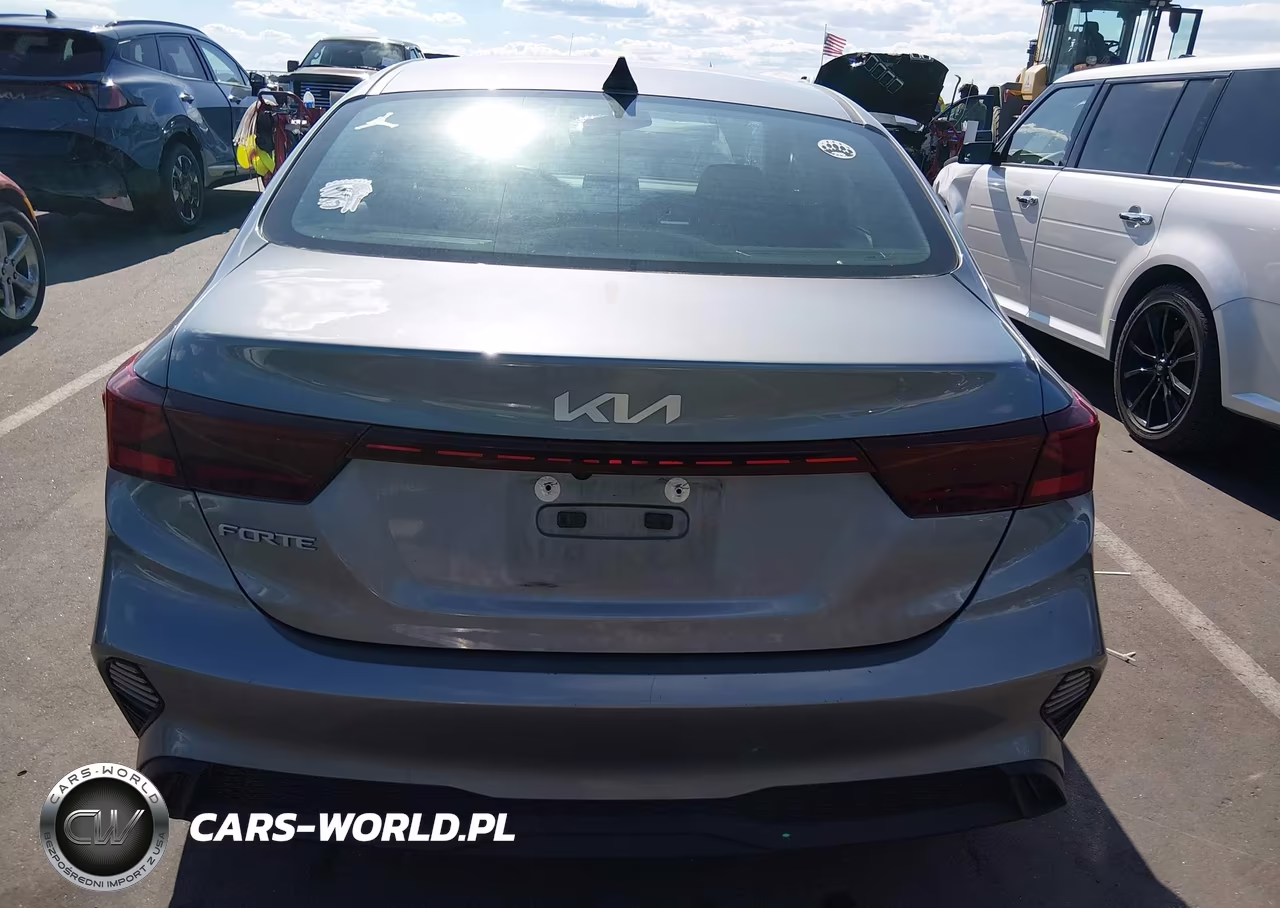 2023 Kia Forte Lxs VIN:3KPF24AD8PE582069 - 17