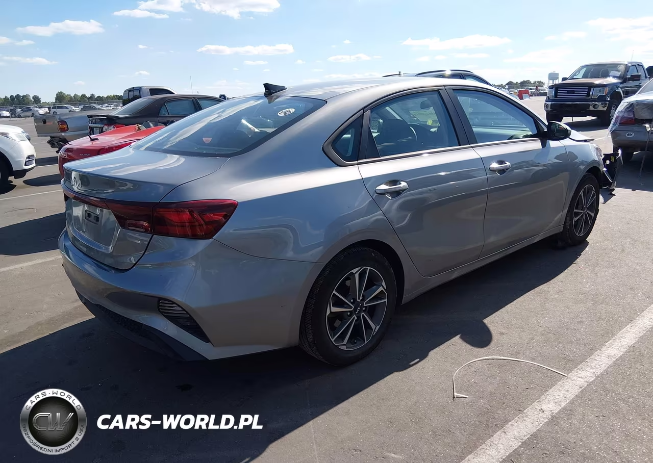 2023 Kia Forte Lxs VIN:3KPF24AD8PE582069 - 4
