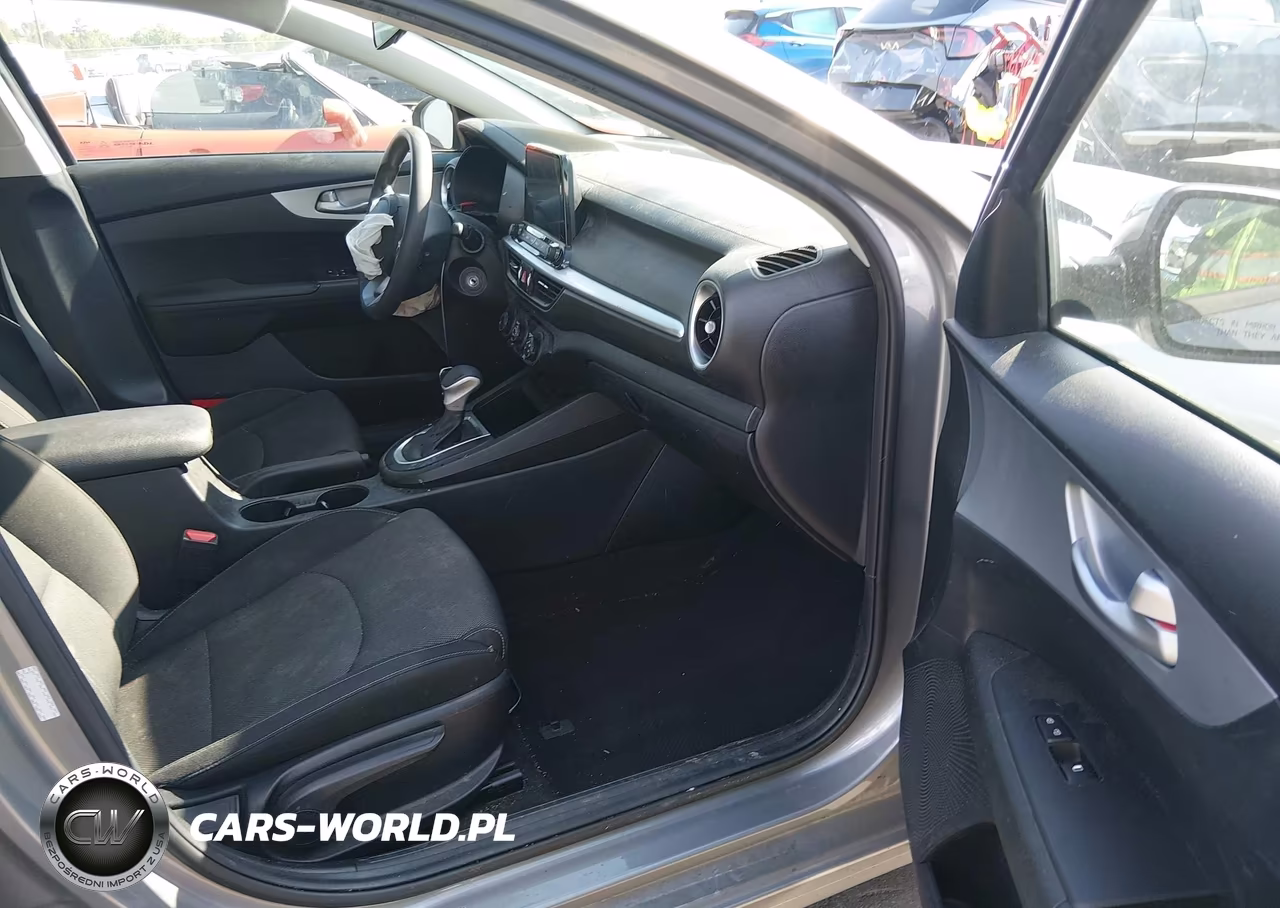 2023 Kia Forte Lxs VIN:3KPF24AD8PE582069 - 5