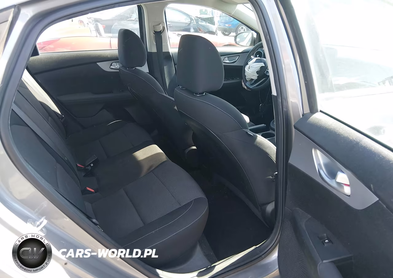 2023 Kia Forte Lxs VIN:3KPF24AD8PE582069 - 8