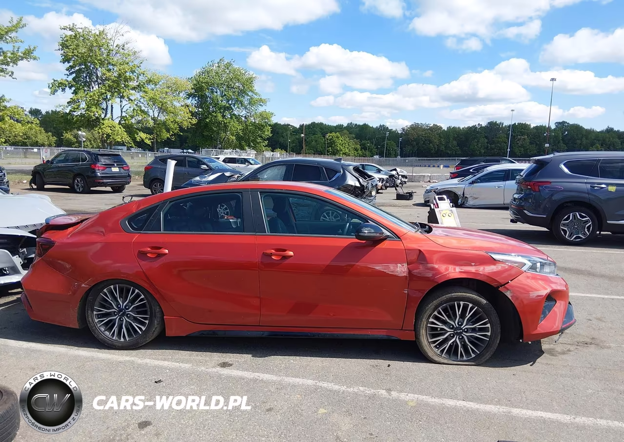 2023 Kia Forte Gt-Line VIN:3KPF54AD6PE568372 - 13