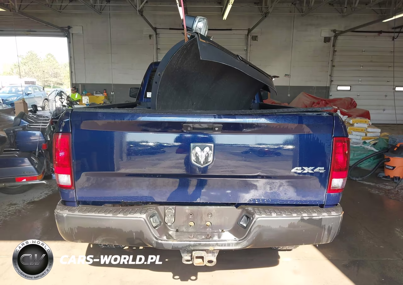 2018 Ram 2500 Tradesman 4X4 8' Box VIN:3C6LR5AT3JG363597 - 18