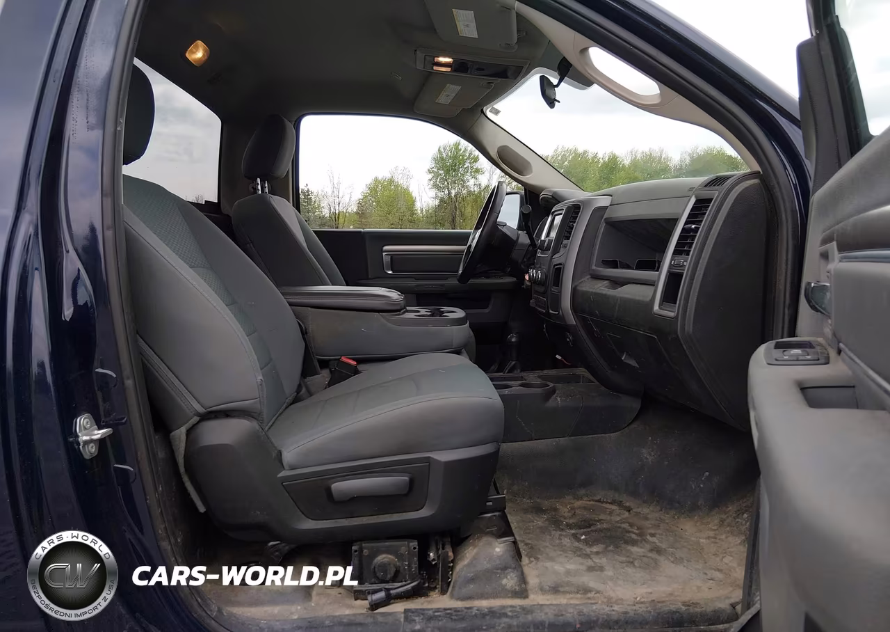 2018 Ram 2500 Tradesman 4X4 8' Box VIN:3C6LR5AT3JG363597 - 5