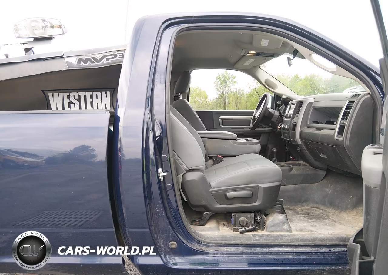 2018 Ram 2500 Tradesman 4X4 8' Box VIN:3C6LR5AT3JG363597 - 8