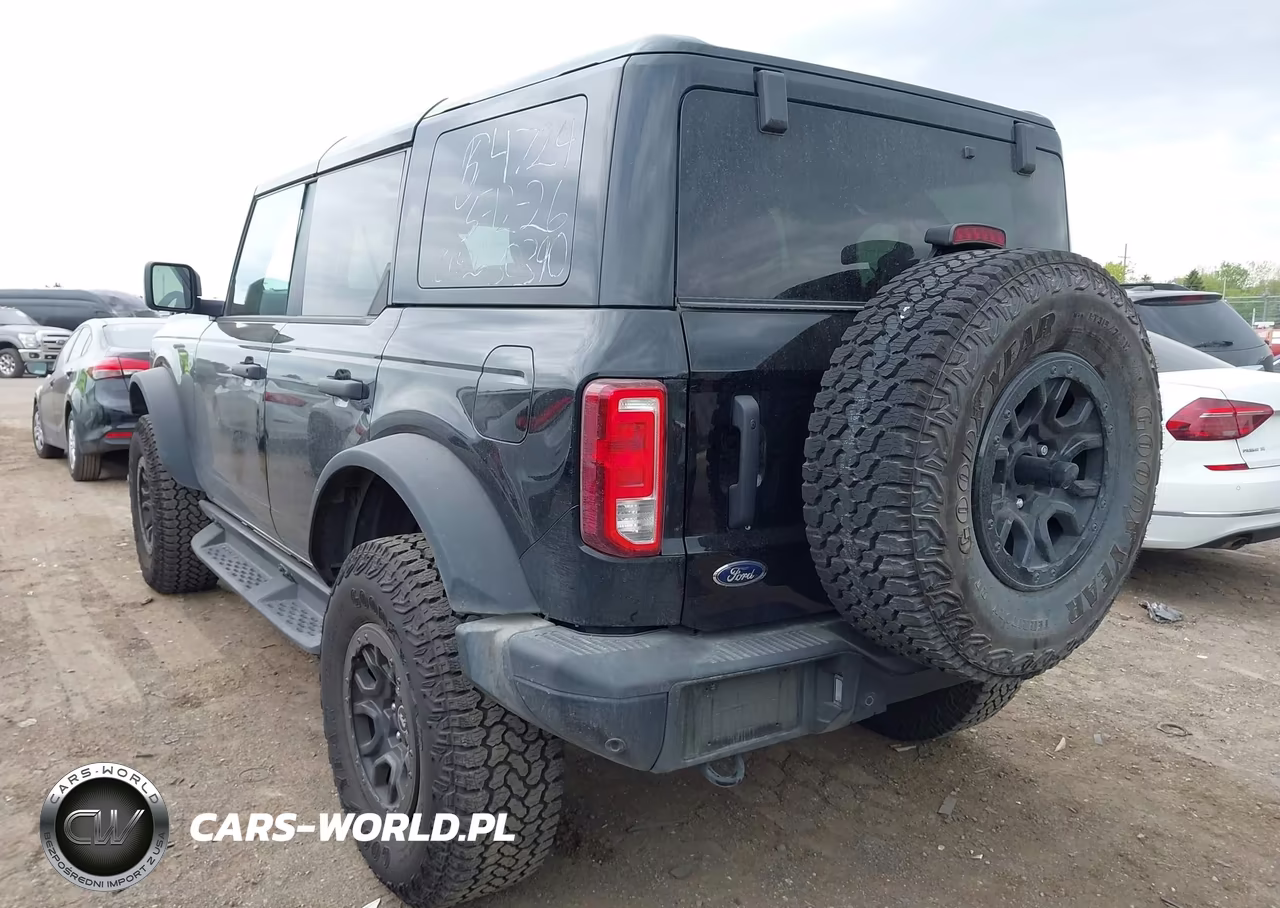 2025 Ford Bronco Big Bend VIN:1FMEE7BHXSLB74724 - 3