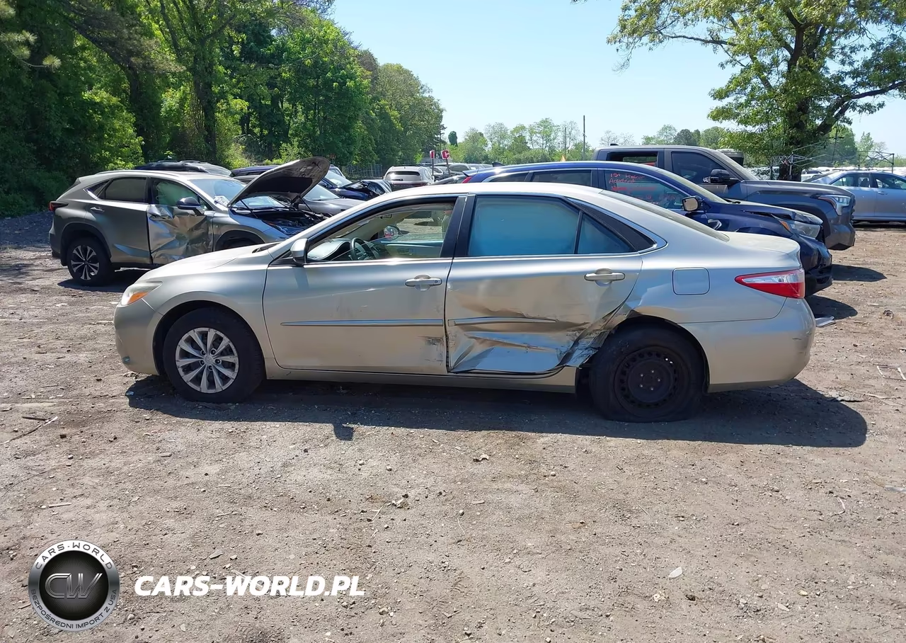 2017 Toyota Camry Le VIN:4T1BF1FK0HU716323 - 14