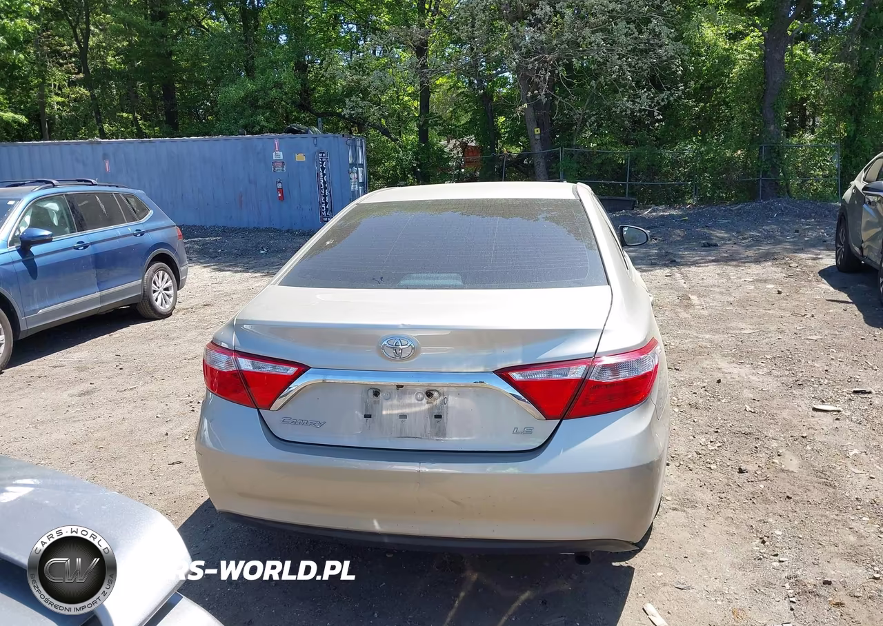 2017 Toyota Camry Le VIN:4T1BF1FK0HU716323 - 16